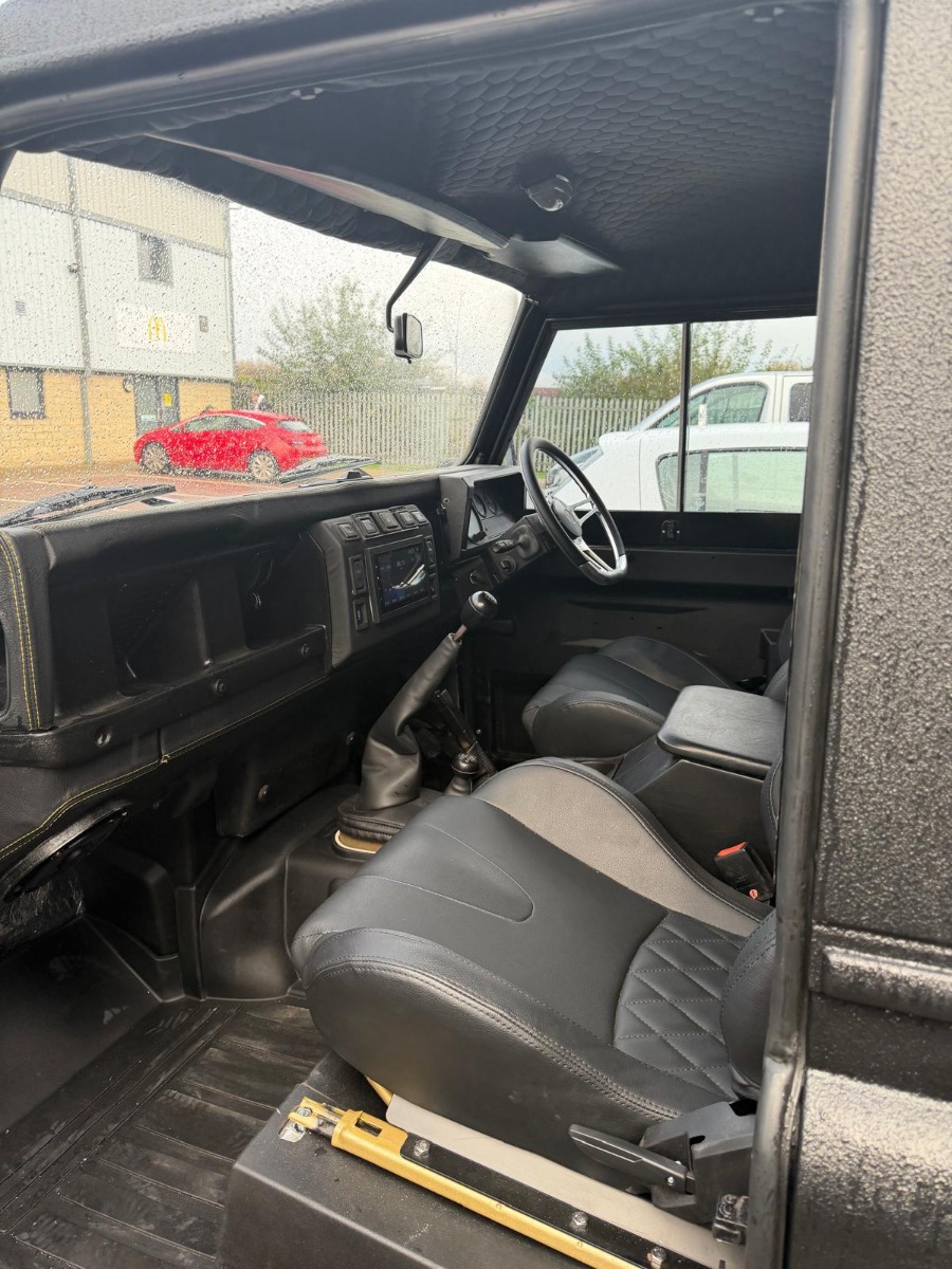 1988 Land Rover Defender 110 Image 7